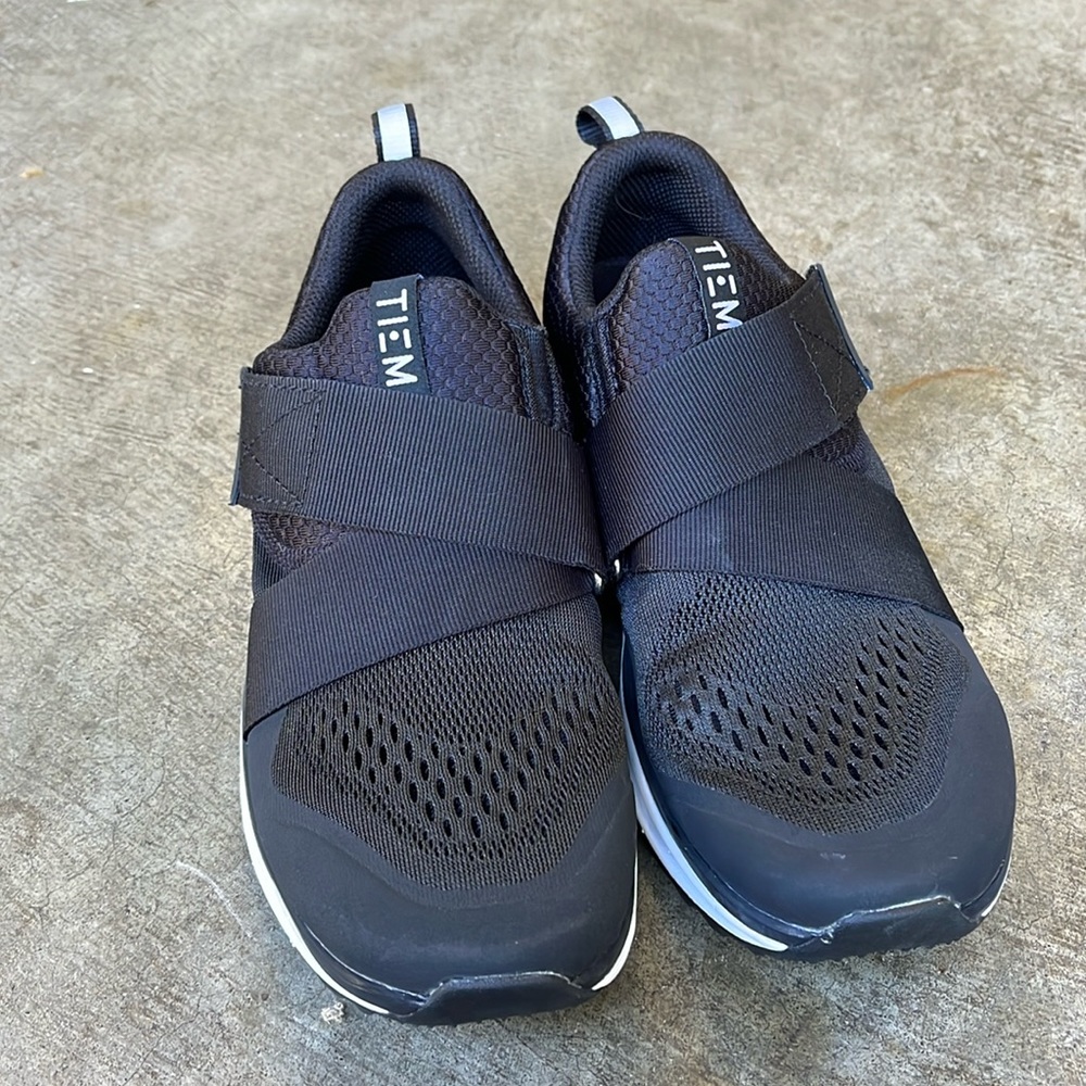 TIEM Slipstream preformance cycling shoes with SPD clips- women’s size 7.5